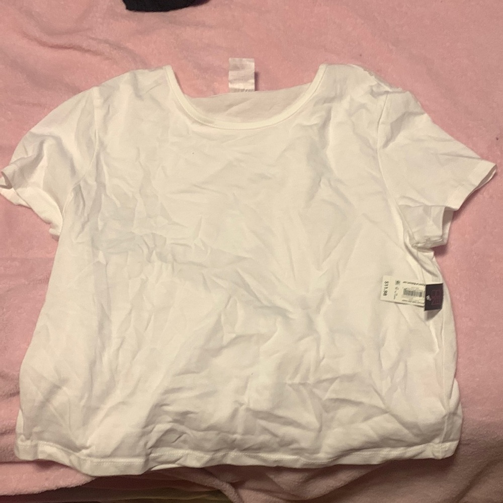 White tee